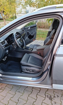 Skoda Superb cena 189340 przebieg: 21000, rok produkcji 2022 z Warszawa małe 106